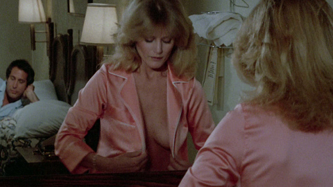 Beverly D'Angelo in National Lampoon's Vacation (1983) Sexy Blonde Cleavage 725796