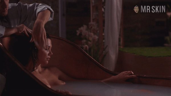 GIFS of Naked Women Taking Baths